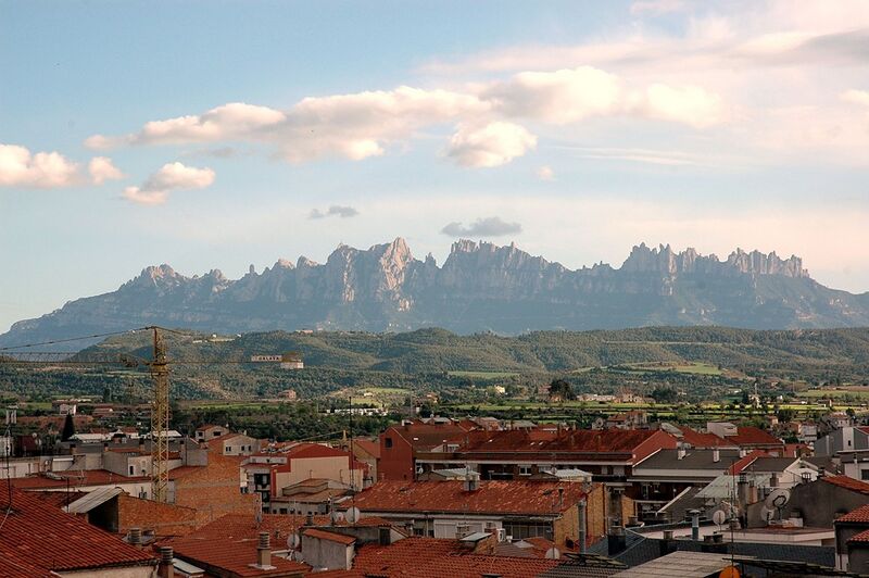 پرونده:Montserrat des de Manresa.jpg