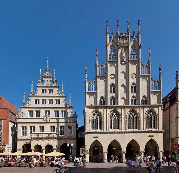 پرونده:Rathaus muenster .jpg