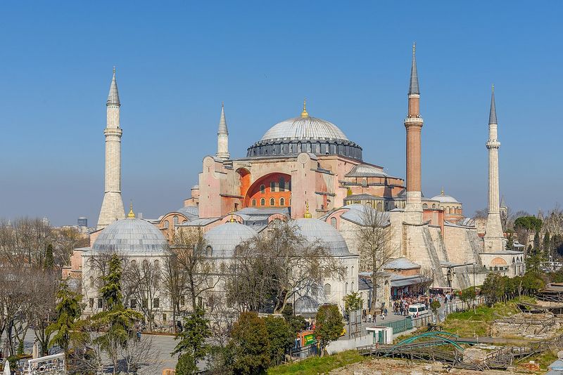 پرونده:Hagia Sophia Mars 2013.jpg