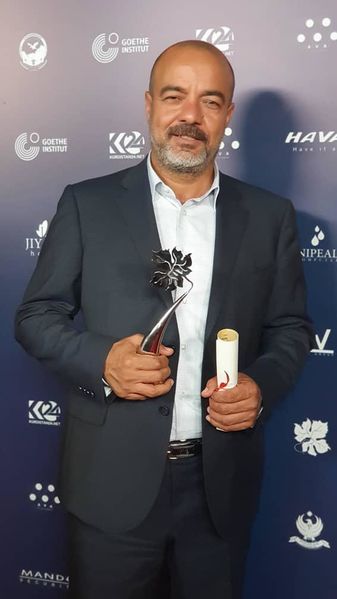 پرونده:2042151821.jpg