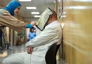 آتنه فقیه‌نصیری در صحنه‌ای از سریال