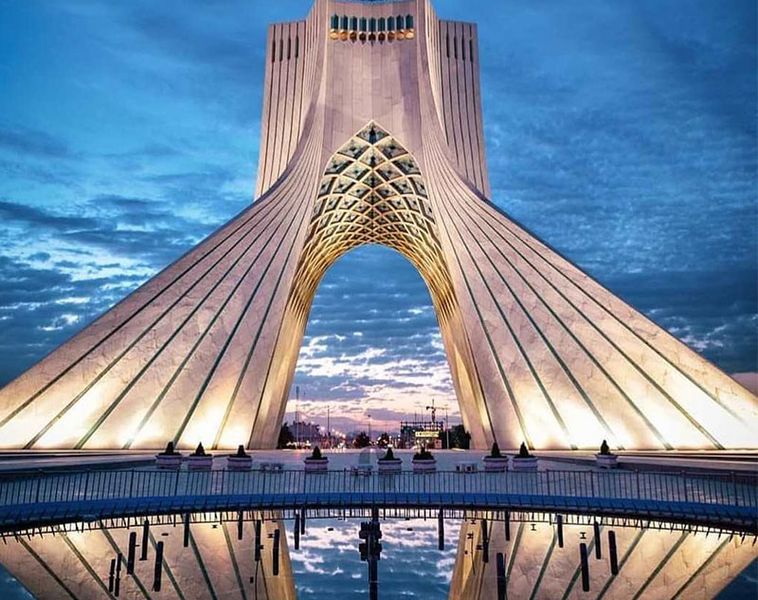 پرونده:852096307410.jpg