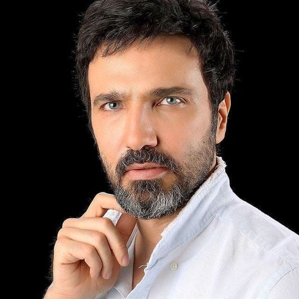 پرونده:33089300-1.jpg