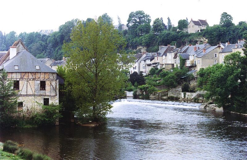 پرونده:Argenton-sur-Creuse (36) - Rivière.jpg