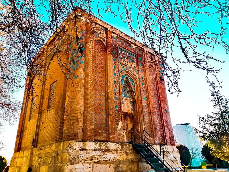 پرونده:36136500-1.jpg