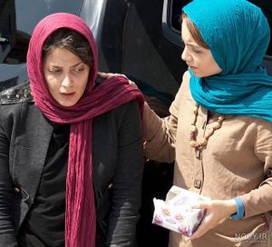 طناز طباطبایی در صحنه‌ای از فیلم