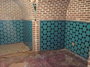 بخشی از کاشیکاریهای معرق امامزاده