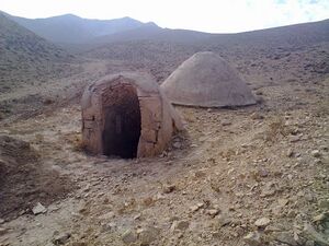 2042191476-4.jpg