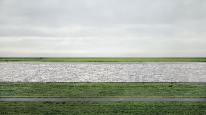 RheinII-AndreasGursky-16-6-92.jpg