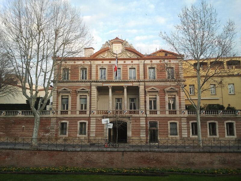 پرونده:Perpignan - Préfecture 3.jpg