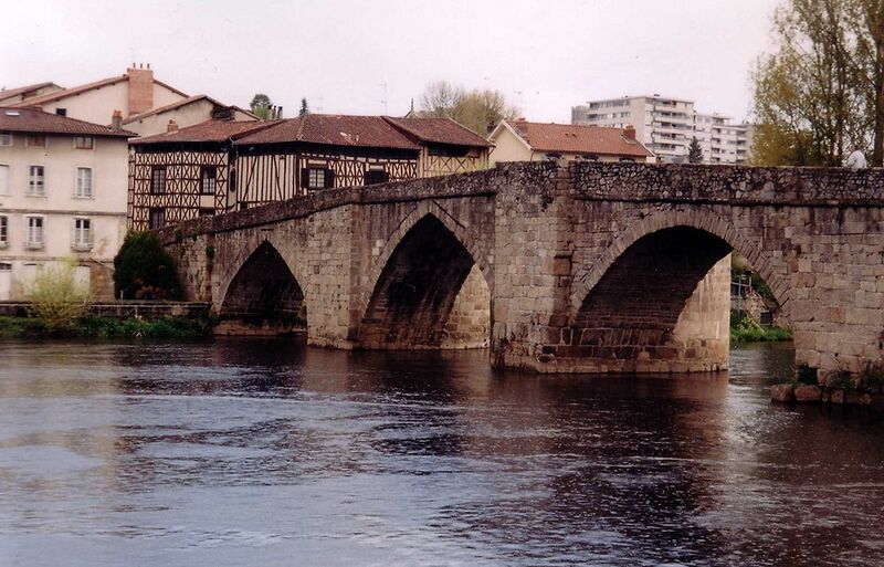پرونده:Limoges bridge Saint Martial.jpg