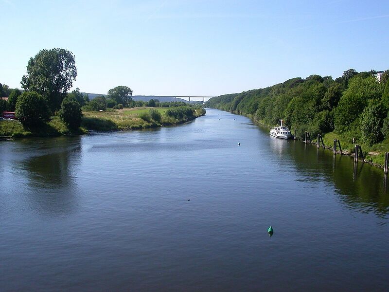 پرونده:River-ruhr-essen-kettwig.jpg