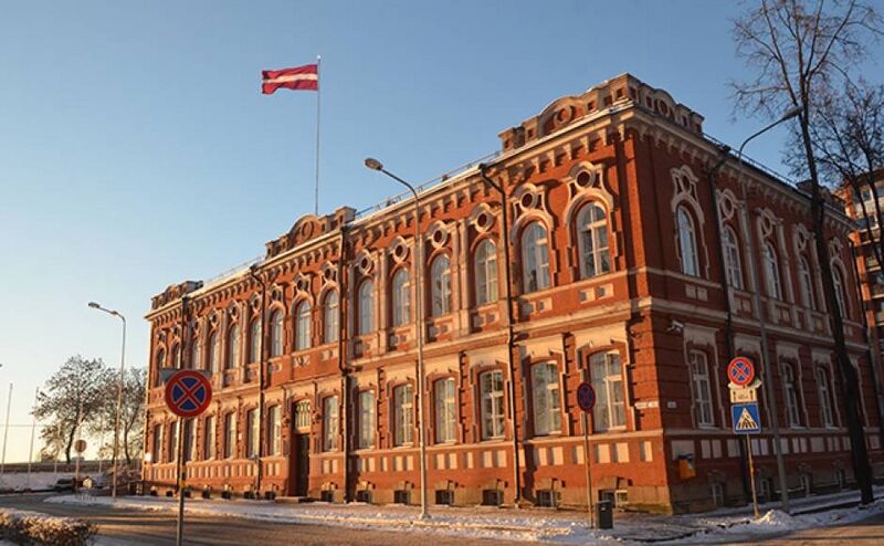 پرونده:عمارت شهرداری دایوگافپیلس.jpg