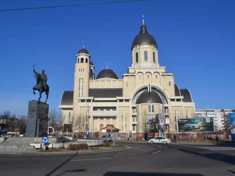 پرونده:کلیسای جامع باکائو.jpg
