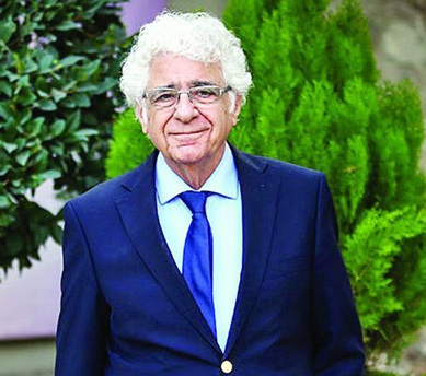 پرونده:چِکْناواریان، لوریس.jpg