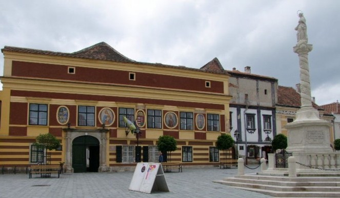 پرونده:عمارت شهرداری کوسگ.jpg