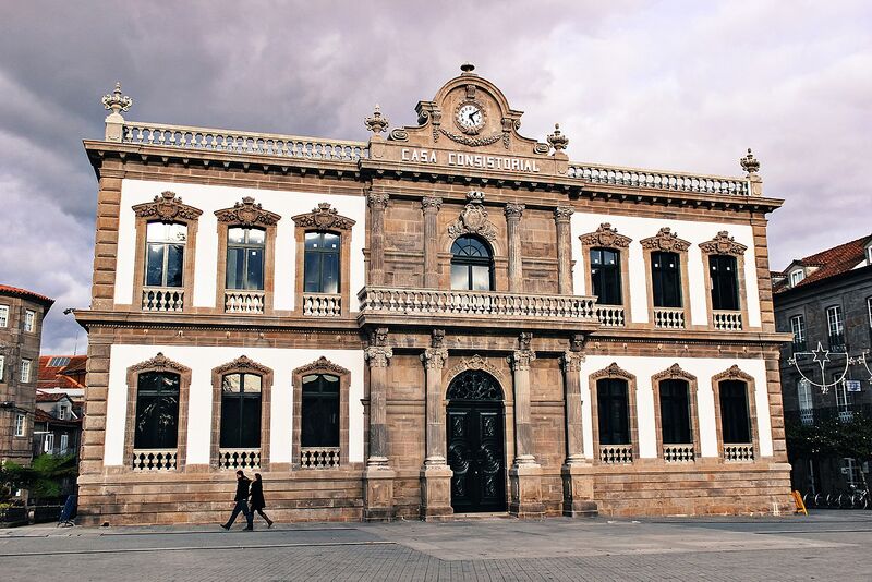 پرونده:1280px-Casa do concello Pontevedra.jpg