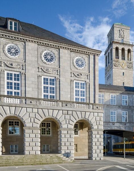 پرونده:Rathaus-Muelheim-Nordseite.jpg