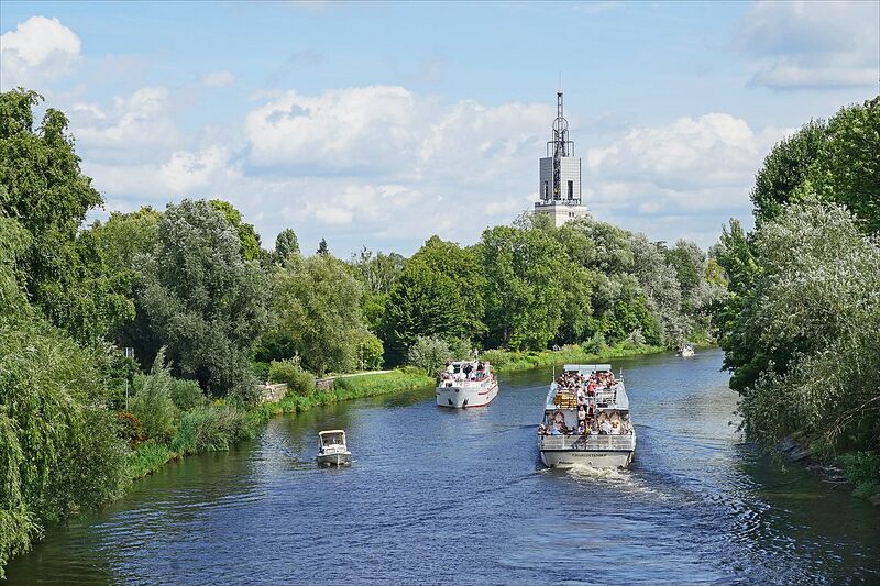 پرونده:1280px-La Havel à Potsdam (36928106751).jpg