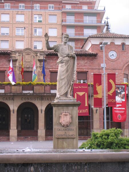 پرونده:1200px-Calahorra, estatua de Quintiliano.jpg