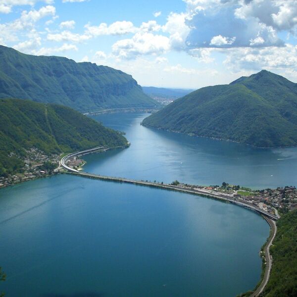 پرونده:Lake-lugano.jpg