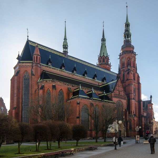 پرونده:SM Legnica KatedraPiotraiPawła .jpg