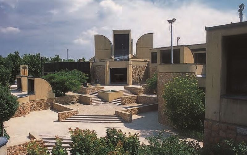 پرونده:38340500- 12.jpg