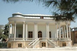 کیقباد ظفربختیار- نمایی از کتابخانه‌ی مجلس