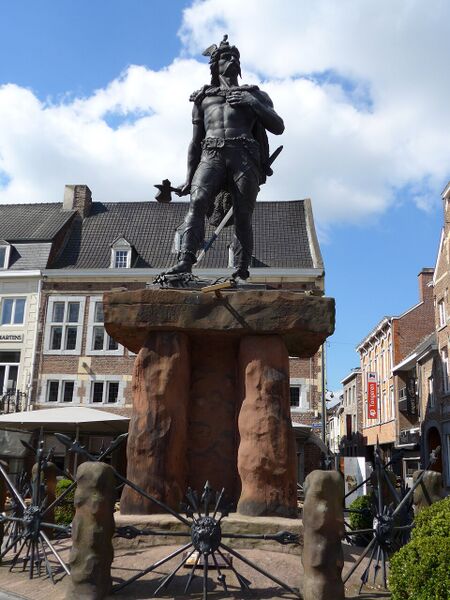 پرونده:Tongeren-statue-of-ambiorix.jpg